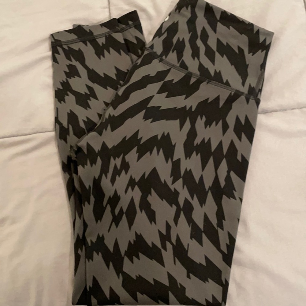 Lululemon Wunder Train High Rise 8